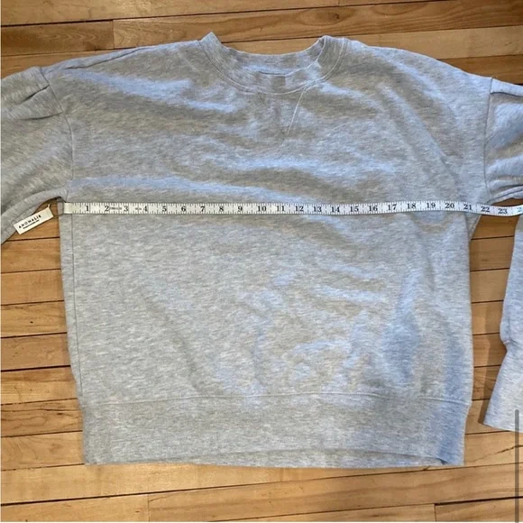 Universal Thread Sweatshirt - Picture 9 of 10